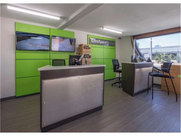 Extra Space Storage - 1007 - San Bernardino - W Club Center Dr - 155 West Club Center Drive