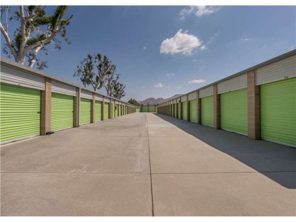 Extra Space Storage - 1007 - San Bernardino - W Club Center Dr - 155 West Club Center Drive