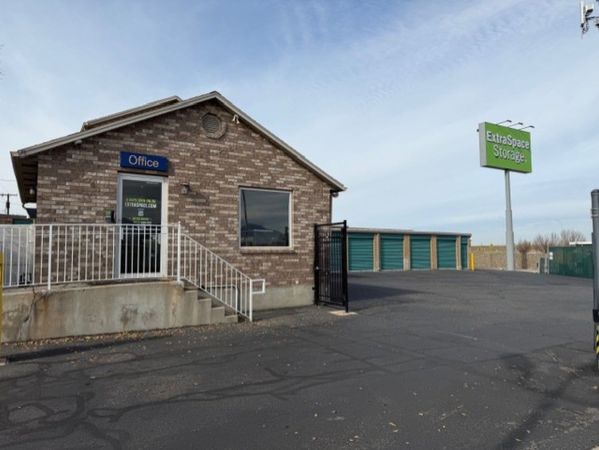 Extra Space Storage - 8021 - Taylorsville - W 6020 S - 1740 West 6020 South