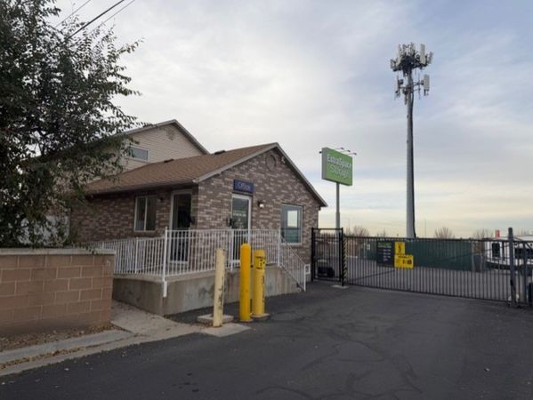 Extra Space Storage - 8021 - Taylorsville - W 6020 S - 1740 West 6020 South