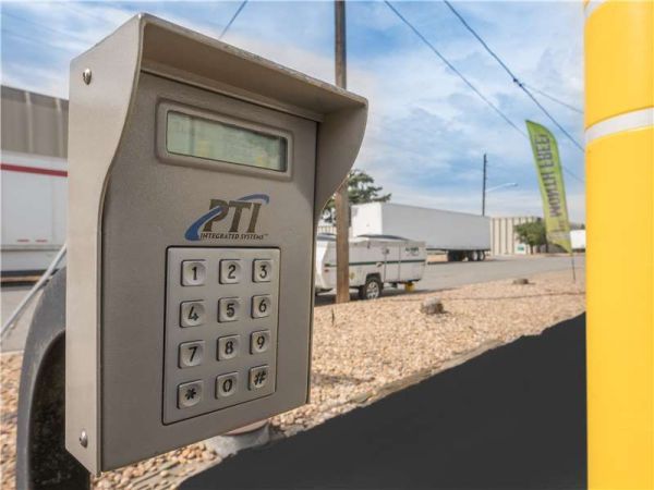 Extra Space Storage - 1074 - Denver - E 40th Ave - 11855 East 40Th Avenue