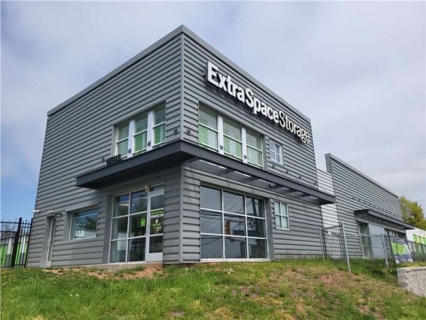 Extra Space Storage - 1115 - Edison - Oak Tree Rd - 1660 Oak Tree Road