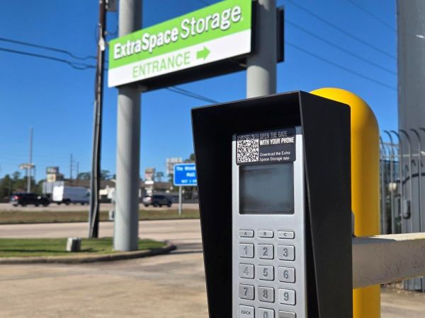 Extra Space Storage - 0306 - Spring - I-45 North - 25690 West Interstate 45 Service Road