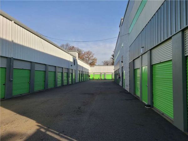 Extra Space Storage - 0333 - Orange - Oakwood Ave - 37 Oakwood Avenue