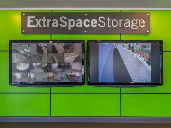 Extra Space Storage - 8149 - Sandy - 9741 South 700 East - 9741 South 700 East