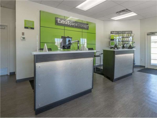 Extra Space Storage - 8194 - Greensboro - W Gate City Blvd - 4514 West Gate City Boulevard