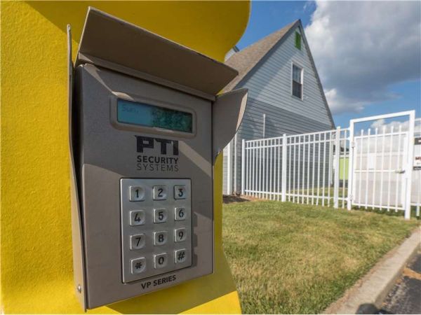 Extra Space Storage - 1501 - Cincinnati - Hamilton Ave - 8100 Hamilton Avenue