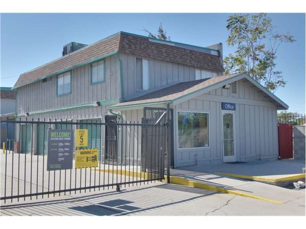 Extra Space Storage - 8310 - San Bernardino - E Mill St - 875 East Mill Street