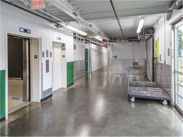 Extra Space Storage - 8290 - Capitol Heights - Eastern Ave - 1423 Eastern Avenue Northeast