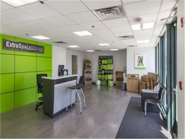Extra Space Storage - 8344 - Newark - Elizabeth Ave - 324 Elizabeth Avenue