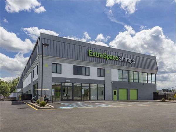 Extra Space Storage - 8345 - North Brunswick - Route 1 - 766 Carolier Lane