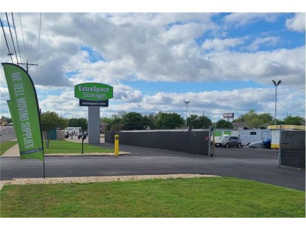 Extra Space Storage - 1550 - Killeen - Jasper Rd - 1035 West Jasper Drive