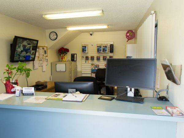 Best RV Storage - 5913 Esperanza Avenue