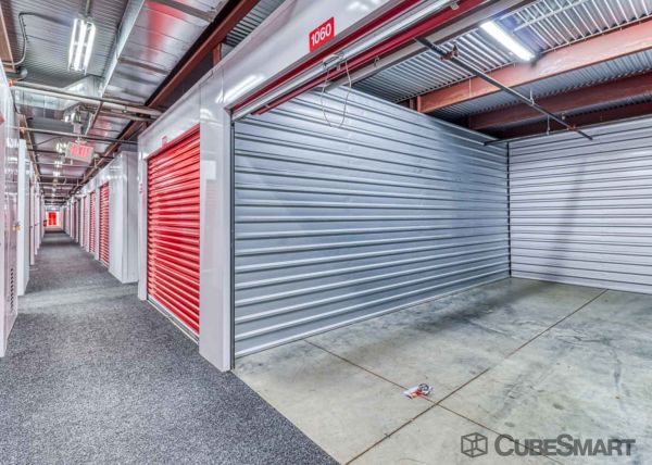 CubeSmart Self Storage - Dallas - 5818 Lyndon B Johnson Fwy - 5818 Lyndon B Johnson Fwy
