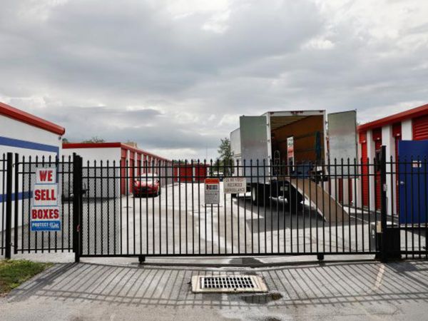 Storage Rentals of America - Riverview - 13414 Lincoln Road