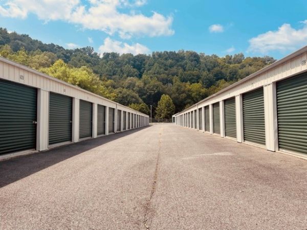 Storage Rentals of America - Paintsville - 163 Brooks Conley Road