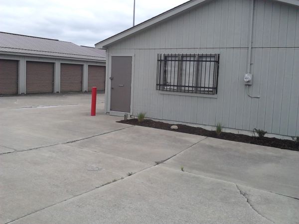 EZ Self Storage- Champion - 2803 Mahoning Avenue 