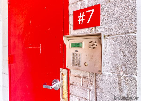 CubeSmart Self Storage - Bronx - 395 Brook Ave - 395 Brook Ave