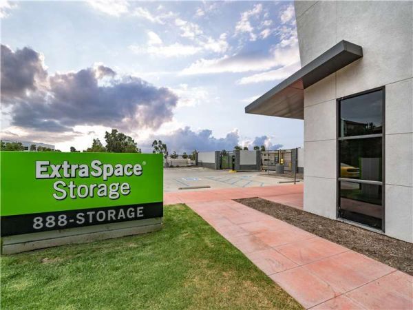 Extra Space Storage - 1669 - Lake Forest - Baffin Bay Dr - 25650 Baffin Bay Drive