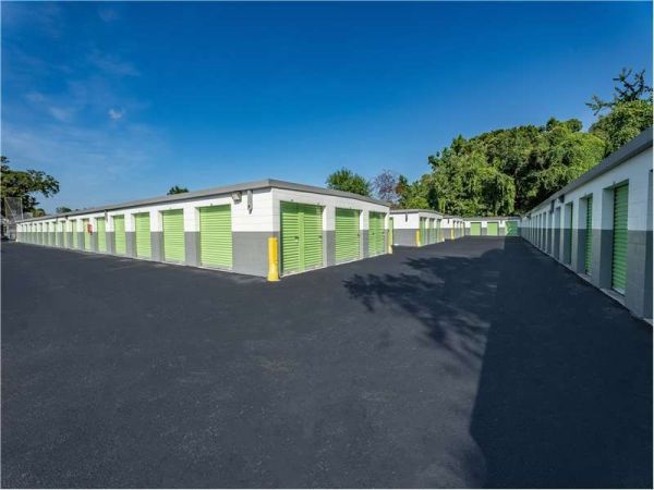 Extra Space Storage - 1749 - Mt Pleasant - Bowman Rd - 1117 Bowman Road