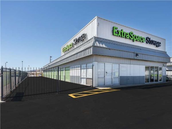 Extra Space Storage - 1768 - El Paso - Dyer St - 9191 Dyer Street
