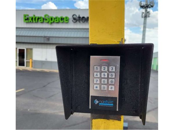 Extra Space Storage - 1768 - El Paso - Dyer St - 9191 Dyer Street