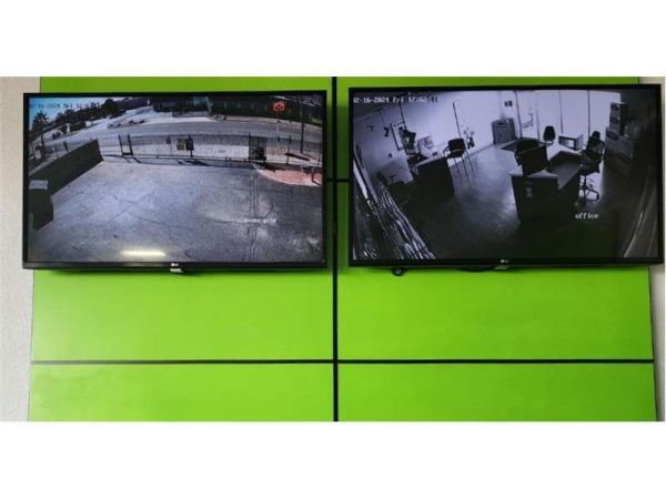 Extra Space Storage - 1768 - El Paso - Dyer St - 9191 Dyer Street