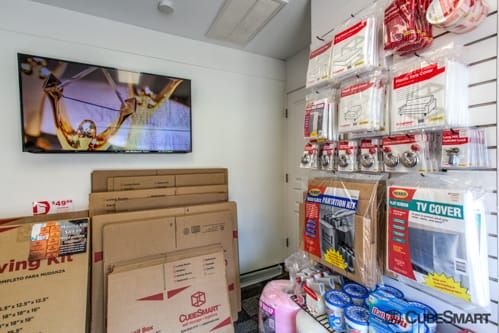 CubeSmart Self Storage - Nashville - 5916 Robertson Ave - 5916 Robertson Ave