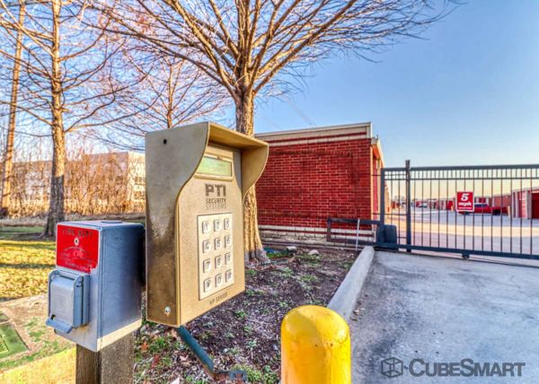 CubeSmart Self Storage - Lewisville - 900 West Round Grove Road - 900 West Round Grove Road