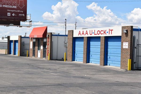 AAA U-Lock-It Self Storage - 3131 - 3131 Candelaria Road Northeast
