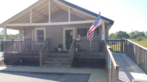 Store Here - Lanett - 4034 32nd Street Southwest
