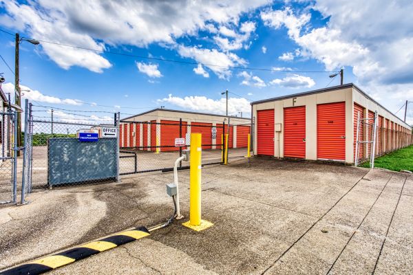 Abbott Trinity Self Storage - 2021 Pittway Drive