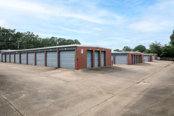 Horn Lake Self Storage - 5880 Tulane Road
