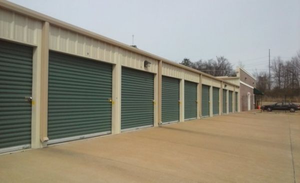 Storage Station - 2987 Stateline Road West