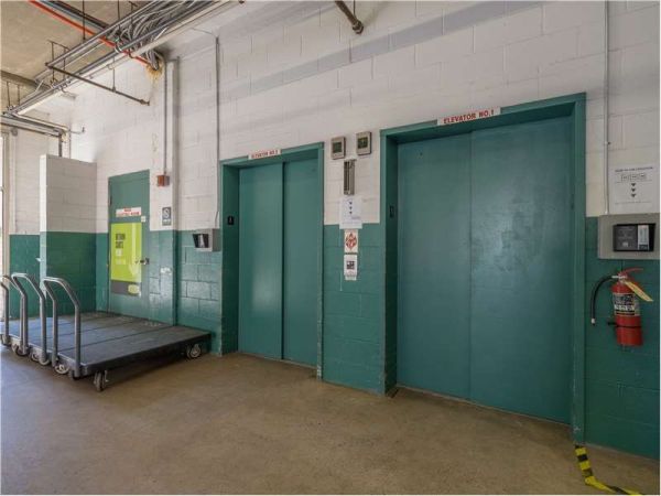 Extra Space Storage - 0155 - Arlington - N 10th St - 3000 10th Street North