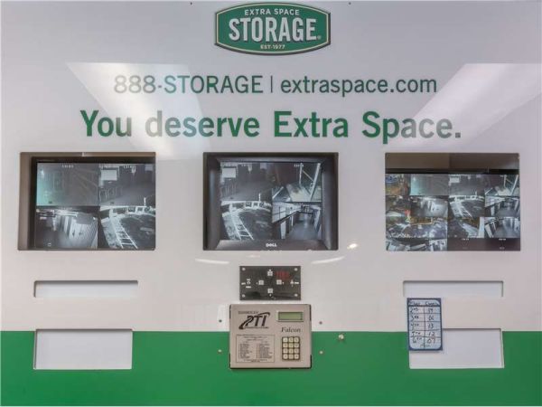 Extra Space Storage - 0155 - Arlington - N 10th St - 3000 10th Street North
