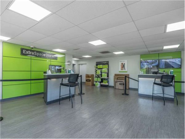 Extra Space Storage - 0589 - Sterling - Woodland Rd - 45925 Woodland Road