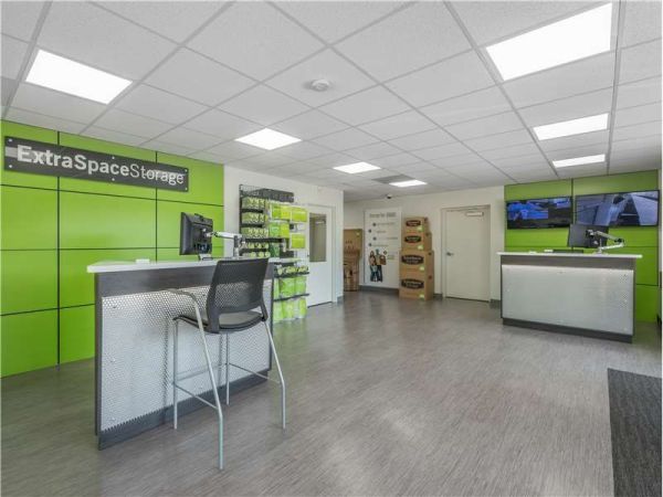 Extra Space Storage - 0723 - Herndon - Spring St - 250 Spring Street