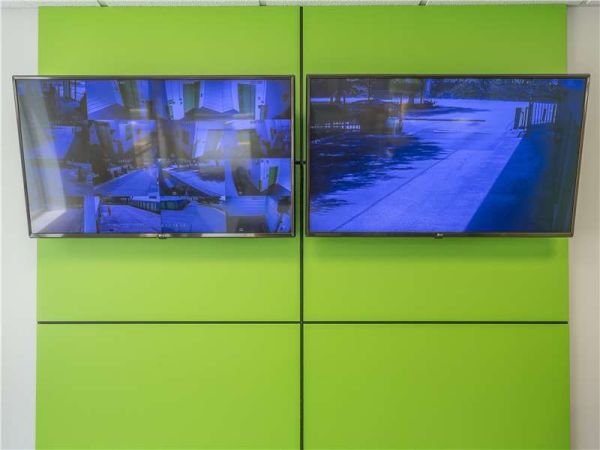 Extra Space Storage - 0828 - Falls Church - Hollywood Rd - 2820 Hollywood Road