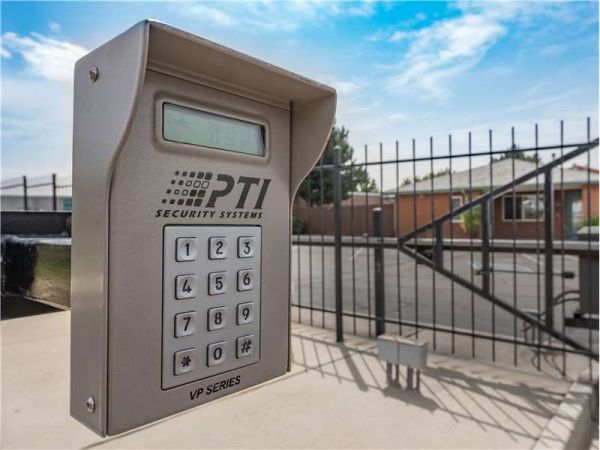 Extra Space Storage - 8456 - Denver - 14750 E 40th Ave - 14750 East 40th Avenue