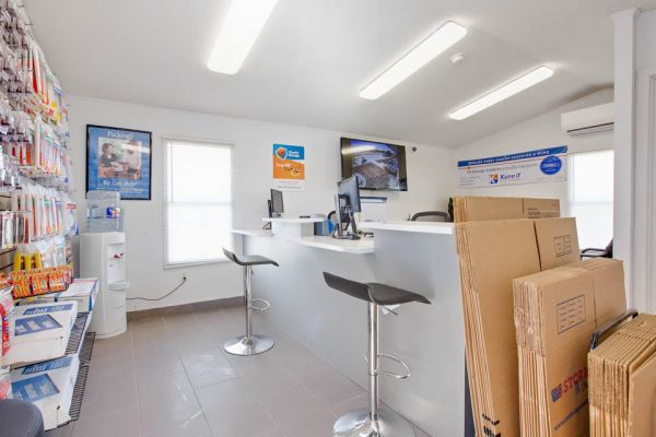 US Storage Centers - San Antonio - Grissom - 7645 Grissom Road