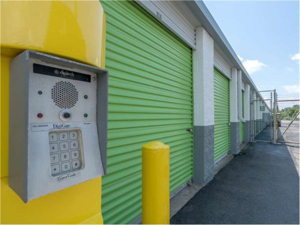 Extra Space Storage - 1046 - Kennedy Township - Kisow Dr - 110 Kisow Drive