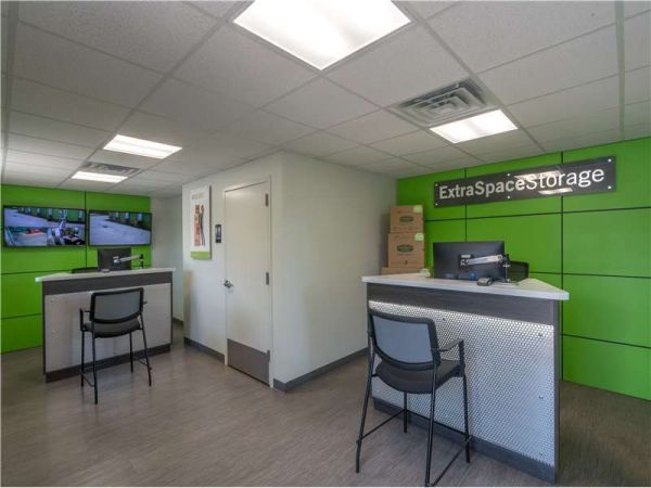 Extra Space Storage - 1046 - Kennedy Township - Kisow Dr - 110 Kisow Drive