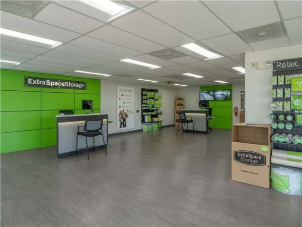 Extra Space Storage - 0656 - St. Louis - Old Tesson Rd - 12334 Old Tesson Road