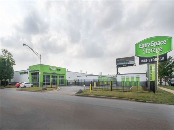 Extra Space Storage - 8130 - Chicago - 60th Street - 7131 West 60th Street