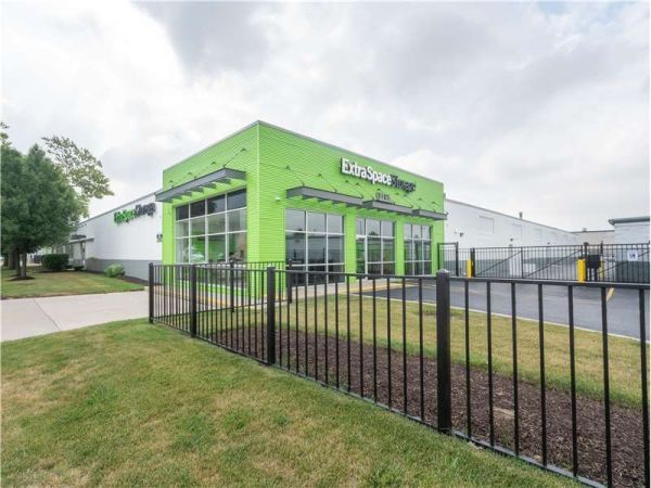 Extra Space Storage - 8130 - Chicago - 60th Street - 7131 West 60th Street
