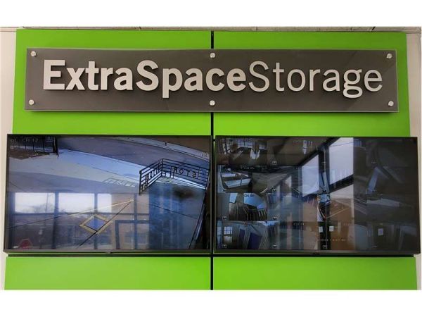 Extra Space Storage - 8381 - Chicago - Elston Ave - 4995 North Elston Avenue