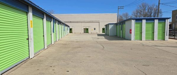 Extra Space Storage - 8381 - Chicago - Elston Ave - 4995 North Elston Avenue