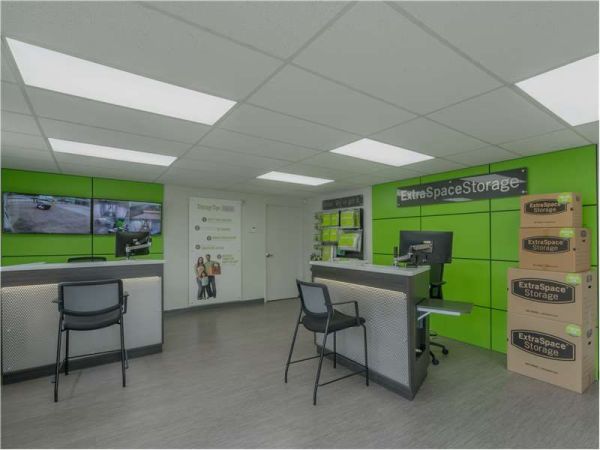 Extra Space Storage - 0795 - Euless - W Euless Blvd - 1204 West Euless Boulevard