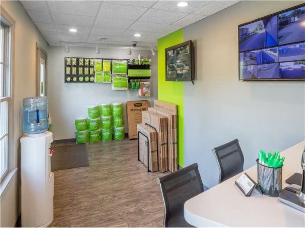 Extra Space Storage - 8276 - New Milford - Danbury Rd - 576 Danbury Road